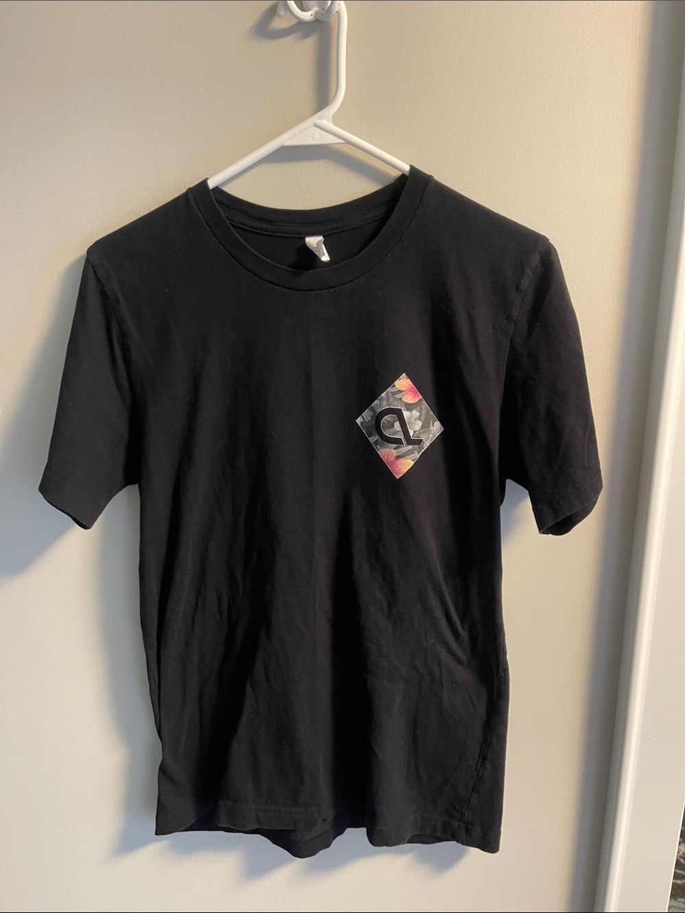 Black Short-Sleeve Graphic Pocket T-Shirt